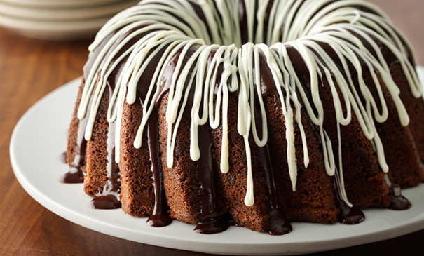 Drizzle Chocolate Icing On Bundt Cake Drizzle Chocolate Icing On Bundt Cake